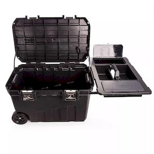 Ящик великого об’єму Mobile Job Chest, розміри 768х490х476 мм, з колесами STANLEY 1-92-978 - картинка №2 Фото №2 - Ящик великого об’єму Mobile Job Chest, розміри 768х490х476 мм, з колесами STANLEY 1-92-978