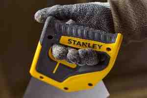 Ножівка Jet-Cut довжиною 550 мм для роботи по гіпсокартону STANLEY 2-20-037 - картинка №6 Фото №6 - Ножівка Jet-Cut довжиною 550 мм для роботи по гіпсокартону STANLEY 2-20-037