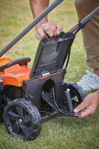 Газонокосарка акумуляторна BLACK+DECKER BCMW3318L2 - картинка №11 Фото №11 - Газонокосарка акумуляторна BLACK+DECKER BCMW3318L2