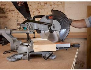 Фото №3 - Пила торцювальна мережева BLACK+DECKER BES710