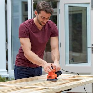 Шліфмашина вібраційна мережева BLACK+DECKER BEW200 - картинка №9 Фото №9 - Шліфмашина вібраційна мережева BLACK+DECKER BEW200