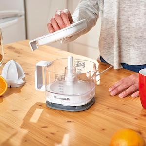 Соковитискач BLACK+DECKER BXCJ25E - картинка №9 Фото №9 - Соковитискач BLACK+DECKER BXCJ25E