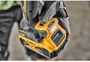 Дриль-шуруповерт акумуляторний безщітковий DeWALT DCD800P2T - картинка №7 Фото №7 - Дриль-шуруповерт акумуляторний безщітковий DeWALT DCD800P2T