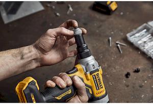 Фото №8 - Заклепочник акумуляторний безщітковий DeWALT DCF414E2GT