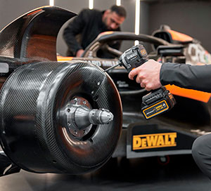 Фото №12 - Шурупокрут ударний McLaren F1 TEAM LIMITED EDITION DeWALT DCF85MM2T