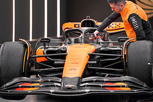 Фото №17 - Шурупокрут ударний McLaren F1 TEAM LIMITED EDITION DeWALT DCF85MM2T