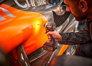 Фото №14 - Шурупокрут ударний McLaren F1 TEAM LIMITED EDITION DeWALT DCF85MP2T