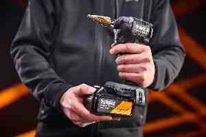 Фото №12 - Шурупокрут ударний McLaren F1 TEAM SPECIAL EDITION DeWALT DCF86MP1T