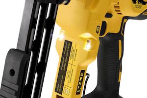 Фото №10 - Степлер скобозабивний акумуляторний безщітковий DeWALT DCFS950P2