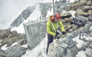 Фото №5 - Шліфмашина кутова - болгарка акумуляторна DeWALT DCG418N