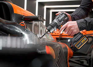 Фото №14 - Набір з двох інструментів акумуляторних безщіткових McLaren F1 TEAM LIMITED EDITION DeWALT DCK200MP2T
