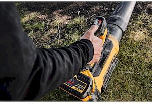 Повітродувка акумуляторна безщіткова DeWALT DCMBL777N - картинка №9 Фото №9 - Повітродувка акумуляторна безщіткова DeWALT DCMBL777N