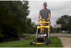 Газонокосарка акумуляторна самохідна безщіткова DeWALT DCMWSP156N - картинка №11 Фото №11 - Газонокосарка акумуляторна самохідна безщіткова DeWALT DCMWSP156N