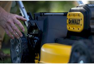 Газонокосарка акумуляторна самохідна безщіткова DeWALT DCMWSP156N - картинка №15 Фото №15 - Газонокосарка акумуляторна самохідна безщіткова DeWALT DCMWSP156N