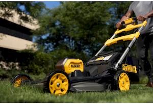 Газонокосарка акумуляторна самохідна безщіткова DeWALT DCMWSP550N - картинка №9 Фото №9 - Газонокосарка акумуляторна самохідна безщіткова DeWALT DCMWSP550N