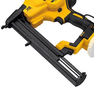 Степлер скобозабивний акумуляторний безщітковий DeWALT DCN681N - картинка №2 Фото №2 - Степлер скобозабивний акумуляторний безщітковий DeWALT DCN681N