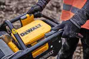 Фото №7 - Вібротрамбовка акумуляторна POWERSHIFT DeWALT DCPS660N