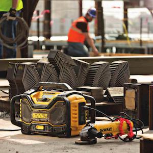 Зарядний пристрій-радіоприймач DeWALT DCR027 - картинка №7 Фото №7 - Зарядний пристрій-радіоприймач DeWALT DCR027