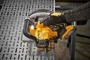 Фото №12 - Пилка дискова по металу акумуляторна DeWALT DCS383H2