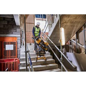 Фото №5 - Стенд на колесах для торцювальних пилок DeWALT DE7260