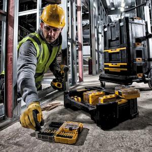 Ящик для зберігання наборів в кейсах TOUGH CASE DeWALT DT70716 - картинка №5 Фото №5 - Ящик для зберігання наборів в кейсах TOUGH CASE DeWALT DT70716