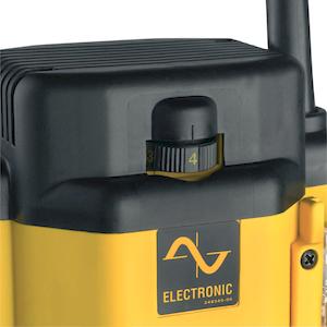 Фрезер мережевий DeWALT DW625E - картинка №4 Фото №4 - Фрезер мережевий DeWALT DW625E