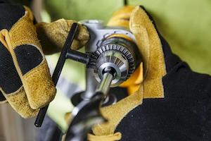 Дриль мережевий ударний DeWALT DWD024 - картинка №7 Фото №7 - Дриль мережевий ударний DeWALT DWD024