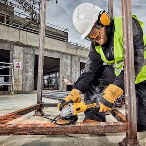 Шліфмашина кутова - болгарка мережева безщіткова DeWALT DWE4357 - картинка №3 Фото №3 - Шліфмашина кутова - болгарка мережева безщіткова DeWALT DWE4357