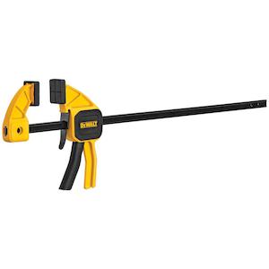 Струбцина М триггерна з максимальним зусиллям стиснення 63 кг DeWALT DWHT0-83140 - картинка №2 Фото №2 - Струбцина М триггерна з максимальним зусиллям стиснення 63 кг DeWALT DWHT0-83140