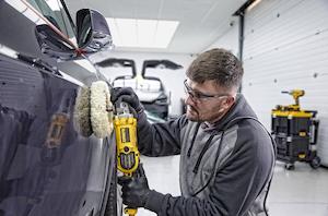 Фото №8 - Полірувальна машина мережева DeWALT DWP849X