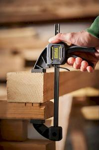 Струбцина FatMax XL триггерная з максимальним зусиллям стиснення 270 кг STANLEY FMHT0-83239 - картинка №5 Фото №5 - Струбцина FatMax XL триггерная з максимальним зусиллям стиснення 270 кг STANLEY FMHT0-83239