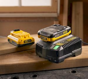 Фото №4 - Зарядний пристрій та 2 акумулятора 18В STANLEY FATMAX SFMCB12D2