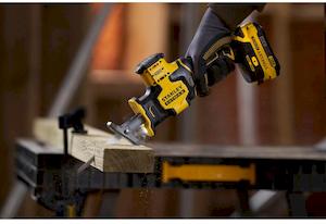 Пила шабельна акумуляторна STANLEY FATMAX SFMCS305B - картинка №8 Фото №8 - Пила шабельна акумуляторна STANLEY FATMAX SFMCS305B