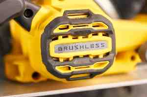 Пила циркулярна акумуляторна STANLEY FATMAX SFMCS550B - картинка №6 Фото №6 - Пила циркулярна акумуляторна STANLEY FATMAX SFMCS550B