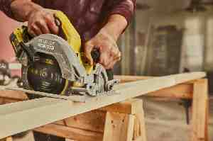 Пила циркулярна акумуляторна STANLEY FATMAX SFMCS550B - картинка №16 Фото №16 - Пила циркулярна акумуляторна STANLEY FATMAX SFMCS550B