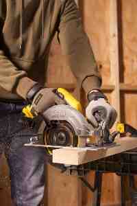 Пила циркулярна акумуляторна STANLEY FATMAX SFMCS550B - картинка №21 Фото №21 - Пила циркулярна акумуляторна STANLEY FATMAX SFMCS550B