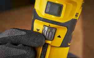 Фрезер акумуляторний безщітковий STANLEY FATMAX SFMCW400B - картинка №17 Фото №17 - Фрезер акумуляторний безщітковий STANLEY FATMAX SFMCW400B