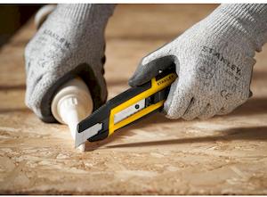 Ніж c висувним лезом шириною 18 мм STANLEY STHT10501-0 - картинка №6 Фото №6 - Ніж c висувним лезом шириною 18 мм STANLEY STHT10501-0