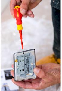 Фото №6 - Набір з семи ізольованих викруток для електриків FatMax VDE 1000V STANLEY STHT60031-0