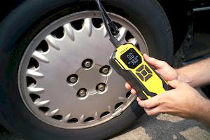 Компресор автомобільний-павербанк STANLEY SXIF0101 - картинка №5 Фото №5 - Компресор автомобільний-павербанк STANLEY SXIF0101